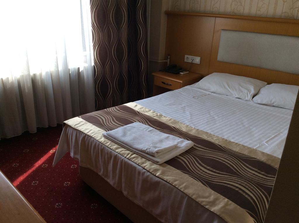 Ilicak Hotel Istanboel Buitenkant foto