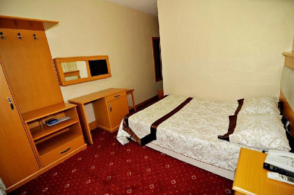 Ilicak Hotel Istanboel Buitenkant foto